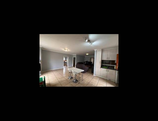 2 BEDROOM HOUSE FOR SALE IN HESTEAPARK
